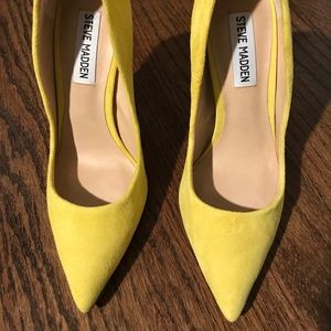 Steve Madden Yellow Suede Pumps